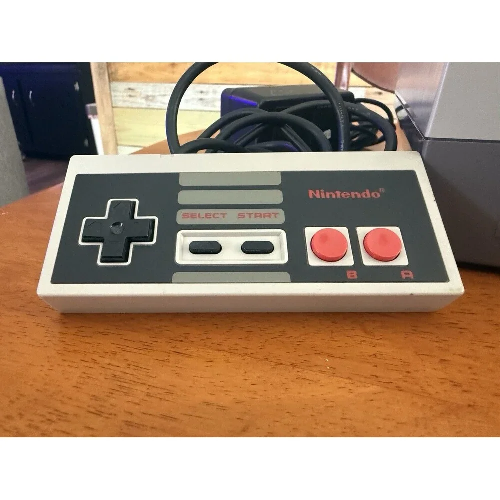 Nintendo NES NUS-001 Console Bundle - Very Good, Tested